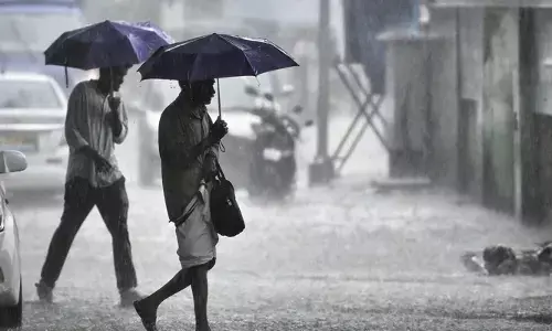 സംസ്ഥാനത്ത് കനത്ത മഴയ്ക്ക് സാധ്യത; നാല് ജില്ലകളിൽ യെല്ലോ അലർട്ട്; ശക്തമായ കാറ്റിനും സാധ്യത; മുന്നറിയിപ്പ് നൽകി കേന്ദ്ര കാലാവസ്ഥ വകുപ്പ്