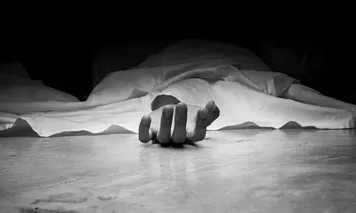 കുടുംബവഴക്ക്;  പാചകവാതക സിലിന്‍ഡര്‍ തുറന്നുവിട്ട് തീ കൊളുത്തിയശേഷം ഗൃഹനാഥന്‍ തൂങ്ങിമരിച്ചു