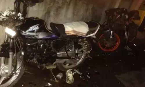 അമിതവേഗത്തിലെത്തിയ ബൈക്ക് എതിരേവന്ന ബൈക്കിലിടിച്ചു; കൊടുവള്ളിയിലുണ്ടായ അപകടത്തില്‍ മരിച്ചത് രണ്ട് യുവാക്കള്‍