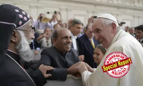 ബോന്‍ ജോര്‍ണോ  (ഗുഡ് മോര്‍ണിംഗ്), തൂത്തി ഇന്ത്യാനി  അസ്പെത്താത്തി  പെര്‍  ലാ സുവാ പ്രസന്‍സാ എ ലാ ബെനദിക്  സിയോനേ: മാര്‍പാപ്പയെ കാണാന്‍ ഇറ്റാലിയന്‍ ഭാഷ പഠിച്ചതോര്‍ത്ത് മുന്‍ എംഎല്‍എ ജോസഫ് എം. പുതുശേരിയുടെ കുറിപ്പ്