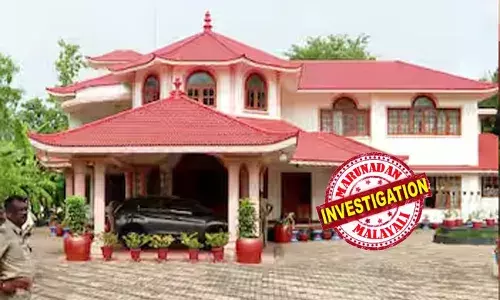 കോട്ടയം ഇന്ദ്രപ്രസ്ഥം ഓഡിറ്റോറിയം ഉടമയുടെയും ഭാര്യയുടെയും കൊലപാതകമെന്ന് സ്ഥിരീകരണം; കൊലയാളിയെ കുറിച്ചു വിവരം ലഭിച്ചെന്ന് കോട്ടയം എസ്പി; വ്യക്തിവൈരാഗ്യം കൊലപാതകത്തിലേക്ക് നയിച്ചെന്ന് സൂചന; മോഷണം നടന്നെന്ന സൂചനകളില്ല; കൊലയാളി വീടിനെ കുറിച്ച് കൃത്യമായി അറിവുള്ള ആളെന്ന് സൂചന