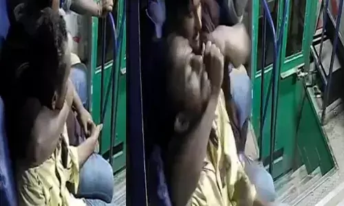 എന്തിനാടാ..നീ എന്റെ തോളിൽ അമർത്തിയത്; ചാടി എഴുന്നേറ്റ് നെഞ്ചിൽ ചവിട്ടി; മുഖത്ത് ഒരൊറ്റ ഇടി; പണവും തട്ടിയെടുത്തു; കോഴിക്കോട് ബസ് യാത്രക്കാരന് ക്രൂരമർദനം; പ്രതി കസ്റ്റഡിയിൽ