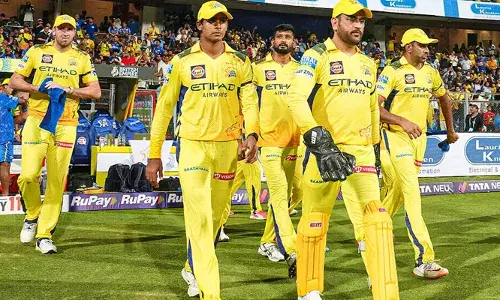 ഇങ്ങനെയൊരു ചെന്നൈ ടീമിനെ ഇതുവരെ കണ്ടിട്ടില്ല; പണം കയ്യിലുണ്ടായിട്ടും ശ്രേയസിനെയോ, പന്തിനെയോ, രാഹുലിനെയോ വാങ്ങാന്‍ ശ്രമിച്ചില്ല; താരലേലത്തില്‍ പരിശീലകനും മാനേജ്‌മെന്റിനും പിഴച്ചെന്ന് സുരേഷ് റെയ്ന