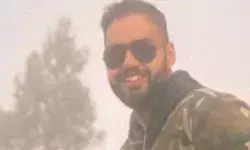 പഹല്ഗാം ഭീകരാക്രമണത്തില് കൊല്ലപ്പെട്ടവരില് കൊച്ചിയിലെ നാവിക സേനാ ഉദ്യോഗസ്ഥനും; ഏഴു ദിവസം മുന്പ് വിവാഹിതനായ വിനയ് കൊല്ലപ്പെട്ടത് മധുവിധു യാത്രയ്ക്കിടെ പഹല്ഗാം ഭീകരാക്രമണത്തില് കൊല്ലപ്പെട്ടവരില് കൊച്ചിയിലെ നാവിക സേനാ ഉദ്യോഗസ്ഥനും; ഏഴു ദിവസം മുന്പ് വിവാഹിതനായ വിനയ് കൊല്ലപ്പെട്ടത് മധുവിധു യാത്രയ്ക്കിടെ