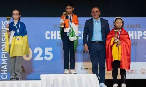 ലോക റാപിഡ് ആന്ഡ് ബ്ലിറ്റ്സ് ചെസില് ഇന്ത്യക്ക് അഭിമാനമായി മലയാളി പെണ്കുട്ടി ലോക റാപിഡ് ആന്ഡ് ബ്ലിറ്റ്സ് ചെസില് ഇന്ത്യക്ക് അഭിമാനമായി മലയാളി പെണ്കുട്ടി