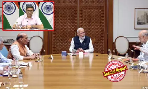 പഹല്‍ഗാം ഭീകരാക്രമണം: പാക്കിസ്ഥാന് ശക്തമായ തിരിച്ചടി നല്‍കി ഇന്ത്യ; നിര്‍ണായകമായ സിന്ധു നദീജല കരാര്‍ മരവിപ്പിച്ചു; സാര്‍ക് വിസ സ്‌കീമിന് കീഴിലുള്ള എല്ലാ പാക്കിസ്ഥാന്‍കാരെയും പുറത്താക്കി; പാക് പൗരന്മാര്‍ക്ക് വിസ നല്‍കില്ല; പാക് ഹൈമ്മീഷനിലെ പ്രതിരോധ ഉദ്യോഗസ്ഥരെ പുറത്താക്കി; വാഗ-അട്ടാരി അതിര്‍ത്തി അടച്ചു; ഭീകരാക്രമണത്തിന് പാക് പിന്തുണ കിട്ടിയെന്ന് കേന്ദ്രം