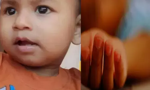 അതി ദാരുണം..; മുത്തശ്ശി വിറകുവെട്ടുന്നതിനിടെ വൻ അബദ്ധം; മുന്നിലൂടെ ഓടി കളിച്ച കുട്ടിയുടെ തലയ്ക്ക് വെട്ടേറ്റു; കണ്ണൂരിൽ ഒന്നര വയസ്സുകാരന് ദാരുണാന്ത്യം; കണ്ണീരോടെ ഉറ്റവർ!