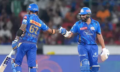 തുടര്‍ച്ചയായ രണ്ടാം അര്‍ദ്ധ സെഞ്ച്വറിയുമായി തിളങ്ങി രോഹിത്; ഹൈദരാബാദിനെതിരെ 7 വിക്കറ്റിന്റെ ഉജ്ജ്വല വിജയം; അഞ്ചാം ജയത്തോടെ ആദ്യനാലിലേക്ക് കുതിച്ച് മുംബൈ ഇന്ത്യന്‍സ്; 10 പോയന്റുമായി മൂന്നാം സ്ഥാനത്ത്