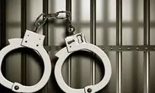 ഫോണില്‍ ഉച്ചത്തില്‍ സംസാരിച്ച സുഹൃത്തിനെ കെട്ടിടത്തിന്റെ മുകളില്‍ നിന്നും തള്ളിയിട്ട് കൊന്നു;  യുവാവ് അറസ്റ്റില്‍