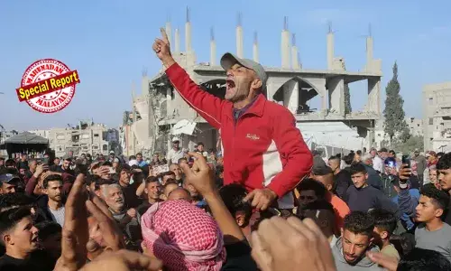 ഹമാസ് ചവറാണ്, അവര്‍ പുറത്തുപോകട്ടെ! ഭീകരസംഘടനയുടെ പിടി അയഞ്ഞതോടെ പഴയ പേടി മാറി ഗസ്സയില്‍ പ്രതിഷേധ മുദ്രാവാക്യങ്ങളുമായി ജനങ്ങള്‍; ഈ ക്രൂരന്മാരാണ് തങ്ങളുടെ ജീവിതം പാഴാക്കിയതെന്നും നാട്ടുകാര്‍; ഒന്നടങ്കം ഹമാസിന് എതിരെ തിരിഞ്ഞ് സഹികെട്ട ജനം