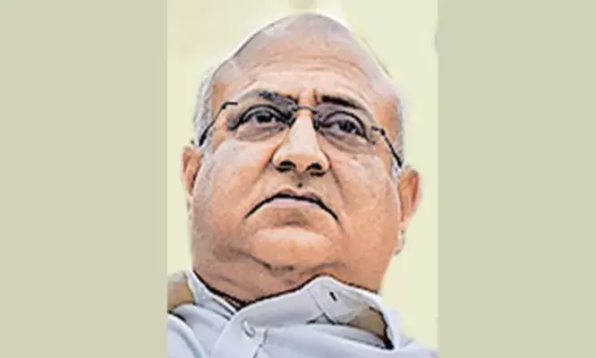 പ്രതിഫലമായി ലഭിച്ചത് 20 ലക്ഷം; തേയിലത്തോട്ടം തൊഴിലാളികളുടെ വിധവമാര്ക്കായി വീതിച്ചു നല്കുമെന്ന് ജസ്റ്റിസ് സപ്ര പ്രതിഫലമായി ലഭിച്ചത് 20 ലക്ഷം; തേയിലത്തോട്ടം തൊഴിലാളികളുടെ വിധവമാര്ക്കായി വീതിച്ചു നല്കുമെന്ന് ജസ്റ്റിസ് സപ്ര
