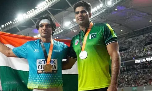 പഹല്‍ഗാം ആക്രമണത്തിനു മുമ്പുതന്നെ താരത്തിന് ക്ഷണക്കത്ത് അയച്ചിരുന്നു; ഒരു കാരണവുമില്ലാതെ തന്നെയും തന്റെ കുടുംബത്തെയും ലക്ഷ്യംവെക്കുന്ന ആളുകളുടെ മുന്നില്‍ വിശദീകരണം നല്‍കേണ്ടിവരുന്നത് വേദനിപ്പിക്കുന്ന കാര്യമാണ്; വിമര്‍ശനങ്ങള്‍ക്ക് മറുപടിയുമായി നീരജ് ചോപ്ര