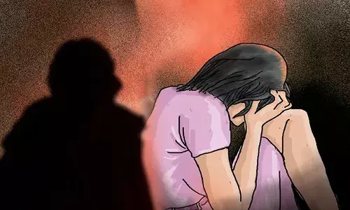 നിരന്തരമായി ശല്യം; സഹിക്കാൻ കഴിയാതെ ബന്ധുക്കളോട് എല്ലാം തുറന്നുപറഞ്ഞു; കൊല്ലത്ത് പ്രായപൂർത്തിയാകാത്ത പെൺകുട്ടിയെ പീഡിപ്പിച്ച കേസിൽ 51കാരൻ പിടിയിൽ