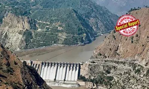 ഒരുതുള്ളി വെള്ളം പാക്കിസ്ഥാനിലേക്ക് ഒഴുക്കി വിടില്ല; സിന്ധു നദീജല കരാര്‍ മരവിപ്പിച്ചതോടെ മാര്‍ഗ്ഗരേഖ തയ്യാറാക്കി കേന്ദ്ര സര്‍ക്കാര്‍; വെള്ളമൊഴുക്ക് തടയാന്‍ ഹ്രസ്വകാല-ഇടക്കാല-ദീര്‍ഘകാല നടപടികള്‍; കരാര്‍ മരവിപ്പിക്കുന്നത് ലോക ബാങ്കിനെ അറിയിക്കും; അണക്കെട്ടുകളുടെ സംഭരണശേഷി കൂട്ടാനും തീരുമാനം; പാക്കിസ്ഥാന് വെളളം കൊടുക്കാതെ വെള്ളം കുടിപ്പിക്കാന്‍ ഇന്ത്യ