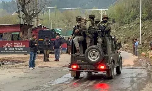 ഊഹാപോഹങ്ങള്‍ ഔദ്യോഗിക വിവരങ്ങളായി പ്രചരിപ്പിക്കരുത്; പ്രതിരോധ പ്രവര്‍ത്തങ്ങളുടെയും സേന നീക്കങ്ങളുടെയും തല്‍സമയം സംപ്രേക്ഷണം പാടില്ല; മാധ്യമങ്ങള്‍ക്ക് കര്‍ശന നിര്‍ദേശവുമായി വാര്‍ത്താ വിതരണ പ്രക്ഷേപണ മന്ത്രാലയം