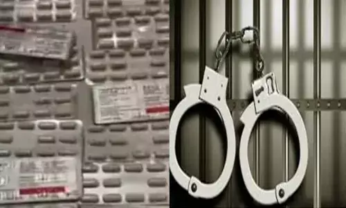 എയർപോർട്ടിൽ വന്നിറങ്ങിയ യാത്രക്കാരന് വെപ്രാളം; മുഖത്തെ പരുങ്ങൽ ശ്രദ്ധിച്ചു; വസ്ത്ര പരിശോധനയിൽ ഞെട്ടൽ; കൈയ്യോടെ പൊക്കി കസ്റ്റംസ്