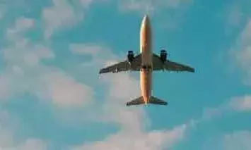 ആശയവിനിമയം സുതാര്യമായിരിക്കണം; ഭക്ഷണമടക്കം കരുതലെടുക്കണം; പാക്ക് വ്യോമമേഖല ഒഴിവാക്കിയതിനാല്‍ റൂട്ടുമാറ്റവും സമയവും യാത്രക്കാരെ കൃത്യമായി അറിയിക്കണമെന്ന് കേന്ദ്രം