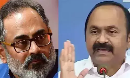 ബി.ജെ.പി അധ്യക്ഷന്‍ മുണ്ട് ഉടുത്താലും മുണ്ട് മടക്കിക്കുത്തിയാലും അത് അഴിച്ച് തലയില്‍ കെട്ടിയാലും ഞങ്ങള്‍ക്ക് കുഴപ്പമില്ല; അദ്ദേഹത്തിന് സിനിമ ഡയലോഗ് പറഞ്ഞു കൊടുത്ത പി.ആര്‍ ഏജന്‍സികള്‍ പൊട്ടിക്കരഞ്ഞു കാണും; പരിഹസിച്ചു വി ഡി സതീശന്‍