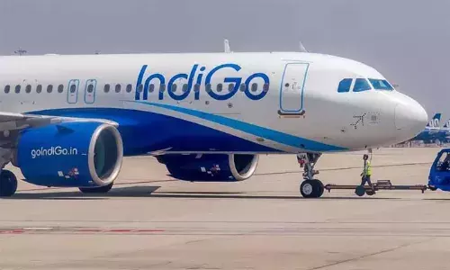 വാരാണസി-ബംഗളൂരു ഇന്‍ഡിഗോ വിമാനത്തില്‍ ബോംബ് ഭീഷണി; വാരാണസി വിമാനത്താവളത്തില്‍ കനേഡിയന്‍ പൗരന്‍ കസ്റ്റഡിയില്‍