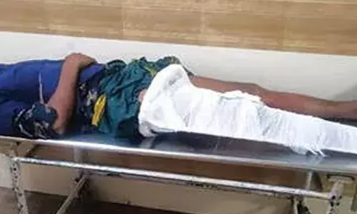 ഗ്രാനൈറ്റുകള്‍ ഇറക്കുന്നതിനിടെ ദേഹത്തേക്കു വീണു; മൂന്ന് തൊഴിലാളികള്‍ക്ക് ഗുരുതര പരിക്ക്: രണ്ട് പേരുടെ കാലുകള്‍ ഒടിഞ്ഞു തൂങ്ങി