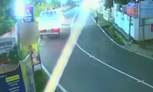 മലയാറ്റൂരില്‍ ഡ്യൂട്ടി കഴിഞ്ഞ് മടങ്ങുകയായിരുന്ന പൊലീസുകാരനെ പിക്കപ്പ് വാന്‍ ഇടിച്ചിട്ടു;  ആശുപത്രിയില്‍ പ്രവേശിപ്പിച്ച നിധിന് അടിയന്തിര ശസ്ത്രക്രിയ: നിര്‍ത്താതെ പോയ പിക്കപ്പ് വാനായി തിരച്ചില്‍