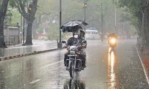 സംസ്ഥാനത്ത് അടുത്ത വെള്ളിയാഴ്ച വരെ ഇടിമിന്നലോട് കൂടിയ മഴയ്ക്ക് സാധ്യത; ഇന്ന് നാല് ജില്ലകളില്‍ യെല്ലോ അലേര്‍ട്ട്; ശക്തമായ കാറ്റിനും സാധ്യതയെന്ന് കാലാവസ്ഥ വകുപ്പ്