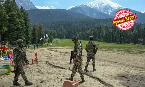 പഹല്‍ഗാം ആക്രമണത്തിന് പിന്നാലെ കശ്മീരിലെ സ്ലീപ്പര്‍ സെല്ലുകള്‍ ഉണര്‍ന്നു; സുരക്ഷാ സേനാംഗങ്ങളെയും തദ്ദേശീയരല്ലാത്തവരെയും തിരഞ്ഞു പിടിച്ച് വകവരുത്താന്‍ നീക്കം; റെയില്‍വെ ഉദ്യോഗസ്ഥര്‍ ക്യാമ്പുകളും ബാരക്കുകളും വിട്ടുപുറത്തുപോകരുത്; 48 വിനോദ സഞ്ചാരകേന്ദ്രങ്ങള്‍ പൂട്ടി; കൂടുതല്‍ ഭീകരാക്രമണങ്ങള്‍ക്ക് കോപ്പുകൂട്ടുന്നതായി വിവരം കിട്ടിയതോടെ അതീവ ജാഗ്രത