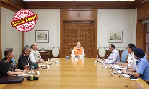 ലക്ഷ്യം വലുതാണെങ്കിലും സമയം കുറവ്; പഹല്‍ഗാം കൂട്ടക്കുരുതിക്ക് പാക്കിസ്ഥാന് ചുട്ടമറുപടി നല്‍കാന്‍ ഒരുങ്ങി ഇന്ത്യ; അതിര്‍ത്തി സംഘര്‍ഷ പശ്ചാത്തലത്തില്‍ ഡല്‍ഹിയില്‍ നിര്‍ണായക ഉന്നതതലയോഗം; ദേശീയ സുരക്ഷാ ഉപദേഷ്ടാവും സംയുക്ത സേനാ മേധാവിയും അടക്കം പ്രധാനമന്ത്രിയുടെ വസതിയിലെ യോഗത്തില്‍