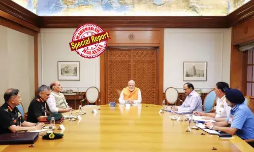 പഹല്‍ഗാം ഭീകരാക്രമണത്തില്‍ പാക്കിസ്ഥാനുള്ള തിരിച്ചടി എവിടെ, എപ്പോള്‍, എങ്ങനെ വേണമെന്ന് ഇന്ത്യന്‍ സൈന്യത്തിന് തീരുമാനിക്കാം; സേനയ്ക്ക് പൂര്‍ണ സ്വാതന്ത്ര്യം നല്‍കി പ്രധാനമന്ത്രി; തീരുമാനം, ഡല്‍ഹിയിലെ ഉന്നത തല യോഗത്തില്‍; അതിര്‍ത്തിയില്‍ അതീവ ജാഗ്രത; സൈനിക നടപടി ഭയന്ന് പാക്കിസ്ഥാന്‍