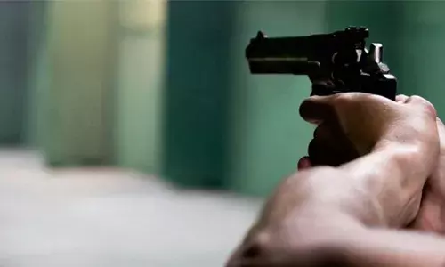 അര്‍ധരാത്രിയില്‍ കാമുകിയെ കാണാന്‍ വീട്ടില്‍ എത്തി; 18-കാരനെ വെടിവെച്ച് കൊലപ്പെടുത്തി പെണ്‍കുട്ടിയുടെ പിതാവ്; പോലീസ് അറസ്റ്റ്