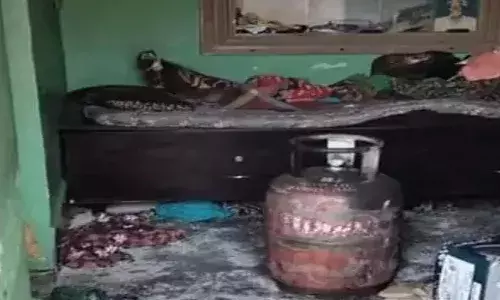 പാചകവാതക സിലിണ്ടർ ചോർന്ന് അപകടം; രണ്ട് പേർ വെന്തുമരിച്ചു; നാല് പേർക്ക് പരിക്ക്; പോലീസ് അന്വേഷണം ആരംഭിച്ചു