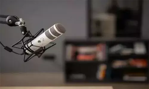 ഇന്ത്യന്‍ ഗാനങ്ങള്‍ക്ക് പാക്കിസ്ഥാന്‍ എഫ്.എം സ്റ്റേഷനുകളില്‍ വിലക്ക്; ഇന്ത്യന്‍ നീക്കങ്ങള്‍ക്ക് പകരമെന്ന് അവകാശവാദം