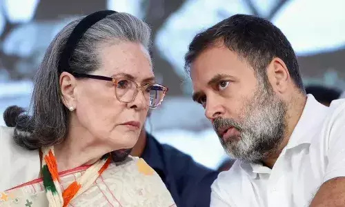 നടത്തിയത് കോടികളുടെ തിരിമറി; എല്ലാത്തിനും മറുപടി പറയണം;ഒടുവിൽ നാഷണൽ ഹെറാൾഡ് കേസിൽ എട്ടിന്റെ പണി; സോണിയ ഗാന്ധിക്കും രാഹുൽ ഗാന്ധിക്കും ഡൽഹി കോടതി നോട്ടീസ് അയച്ചു