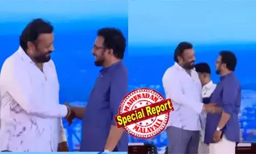 രാജ്യസഭയില്‍ തമ്മില്‍ കോര്‍ത്ത ആ കാഴ്ച്ച മറന്നേക്കൂ...! വിഴിഞ്ഞം തുറമുഖ ഉദ്ഘാടന വേദിയില്‍ പിണക്കം മറന്ന് പരസ്പ്പരം കൈപിടിച്ച് സുരേഷ് ഗോപിയും ബ്രിട്ടാസും; രാഷ്ട്രീയം വേറെ, സൗഹൃദം വേറെയെന്ന് സോഷ്യല്‍ മീഡിയ; ആരുടേതാണ് നല്ല അഭിനയമെന്നും നെറ്റിസണ്‍സിന്റെ ചോദ്യം