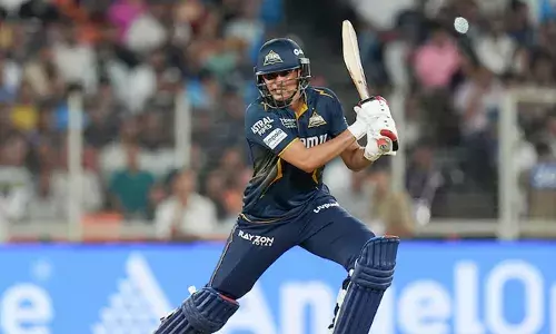 കാവ്യയുടെ അവധിയാഘോഷ പരീക്ഷണത്തിനും ഫലമുണ്ടാക്കാനായില്ല! ഹൈദരാബാദിന് വീണ്ടും തോല്‍വി; പൊരുതിയത് അര്‍ധശതകം നേടിയ അഭിഷേക് ശര്‍മ്മ മാത്രം; ഗുജറാത്തിനോട് ഹൈദരാബാദിന്റെ തോല്‍വി 38 റണ്‍സിന്