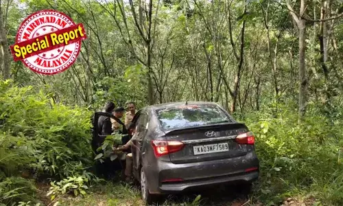 വീണ്ടും ഗൂഗിള്‍ മാപ്പ് പണിപറ്റിച്ചു; കാറും ഡ്രൈവറും ചെങ്കുത്തായ മലഞ്ചെരുവില്‍ കുടുങ്ങി; വിവരം ഫയര്‍ഫോഴ്സില്‍ അറിയിച്ചതിനാല്‍ രക്ഷപ്പെട്ടു; കുടുങ്ങിയത് സോഫ്ട് വെയര്‍ എന്‍ജിനീയര്‍ സഞ്ചരിച്ച കാര്‍