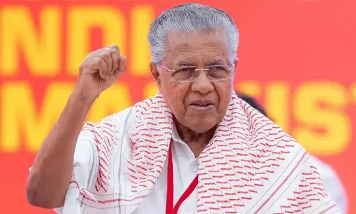 പിണറായി ദ ലജന്‍ഡ്; 15 ലക്ഷം ചെലവഴിച്ച് മുഖ്യമന്ത്രിയെ പുകഴ്ത്താന്‍ ഡോക്യുമെന്ററി; പിന്നില്‍ സെക്രട്ടേറിയറ്റിലെ സിപിഎം അനുകൂല സംഘടന; സര്‍ക്കാറിന്റെ നാലാം വാര്‍ഷികാഘോഷത്തിന്റെ ഭാഗമായി തലസ്ഥാനത്ത് ഡോക്യുമെന്ററി പ്രദര്‍ശിപ്പിക്കും