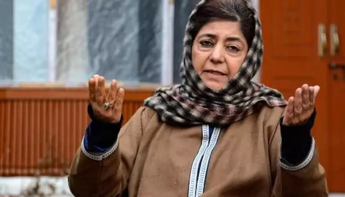 വിനോദസഞ്ചാര മേഖലകൾ സുരക്ഷിതമാക്കണം; ആളുകളെ തടങ്കലിൽ വെച്ചിരിക്കുന്നത് ശരിയല്ല; കശ്മീരികളോട് കേന്ദ്രം അനുകമ്പ കാണിക്കണം; ആവശ്യവുമായി മെഹബൂബ മുഫ്തി വിനോദസഞ്ചാര മേഖലകൾ സുരക്ഷിതമാക്കണം; ആളുകളെ തടങ്കലിൽ വെച്ചിരിക്കുന്നത് ശരിയല്ല; കശ്മീരികളോട് കേന്ദ്രം അനുകമ്പ കാണിക്കണം; ആവശ്യവുമായി മെഹബൂബ മുഫ്തി