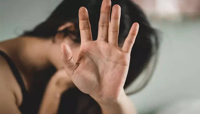 പച്ചക്കറി വാങ്ങാൻ ഇറങ്ങിയത് നോക്കി വെച്ചു; വിടാതെ പിന്തുടർന്നു; പെൺകുട്ടിയെ കാറിലേക്ക് വലിച്ചിഴച്ച് കയറ്റി പീഡിപ്പിച്ചു; ഒരാൾ അറസ്റ്റിൽ; എല്ലാത്തിനെയും പൊക്കുമെന്ന് പോലീസ്