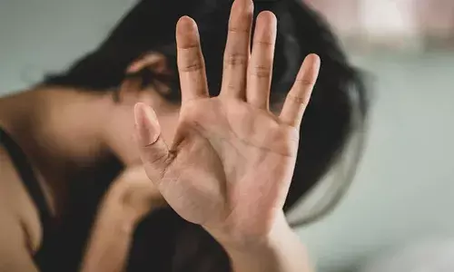 പച്ചക്കറി വാങ്ങാൻ ഇറങ്ങിയത് നോക്കി വെച്ചു; വിടാതെ പിന്തുടർന്നു; പെൺകുട്ടിയെ കാറിലേക്ക് വലിച്ചിഴച്ച് കയറ്റി പീഡിപ്പിച്ചു; ഒരാൾ അറസ്റ്റിൽ; എല്ലാത്തിനെയും പൊക്കുമെന്ന് പോലീസ്