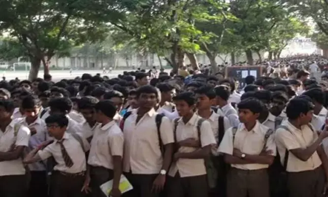 പ്ലസ് വണ്‍ പ്രവേശനം: അപേക്ഷകള്‍ ഓണ്‍ലൈനായി മേയ് 14 മുതല്‍; അവസാന തീയതി മേയ് 20