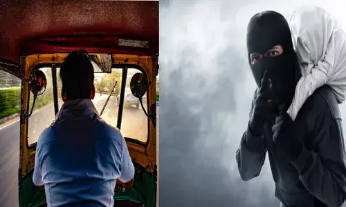 കൃത്യസമയത്ത് അമ്മ ഫോണിൽ വിളിച്ചു; മാല പൊട്ടിച്ചോടിയ വിവരം പറഞ്ഞു; ഓട്ടോറിക്ഷയിൽ പിന്തുടർന്ന് കള്ളനെ പിടികൂടി മകൻ; ഒരാൾ രക്ഷപ്പെട്ടെന്ന് പോലീസ്