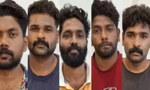 വിവാഹത്തിനിടെ ഹാളിലെ കസേരകൾ തട്ടിത്തെറിപ്പിച്ചു; പിന്നാലെ ചോദ്യം ചെയ്തത് ഇഷ്ടപ്പെട്ടില്ല; നല്ല ഇടിപൊട്ടി; മുഴുവൻ തല്ലുമാല വൈബ്; പ്രതികളെ പൊക്കി പോലീസ്