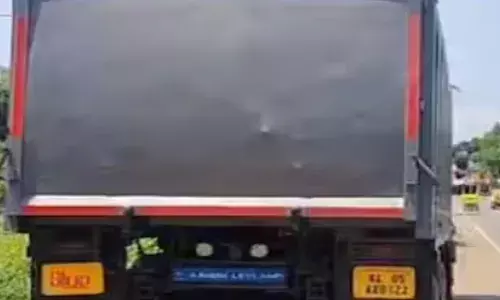 ടിപ്പർ ലോറിയുടെ പണികൾ പൂർത്തിയാക്കി റോഡ് വശത്ത് ഒതുക്കി; ഡ്രൈവർ എത്തി സ്റ്റാർട്ട് ചെയ്തപ്പോൾ അനക്കമില്ല; പരിശോധനയിൽ ഞെട്ടൽ; തലയിൽ കൈവച്ച് ഉടമ