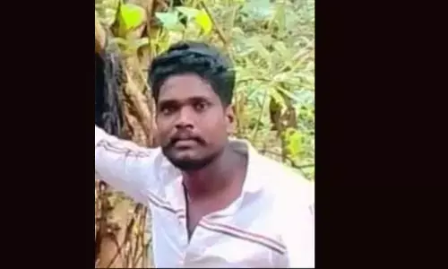 വെച്ചൂച്ചിറ മണ്ണടിശാലയില്‍ മാങ്ങ പറിക്കുന്നതിനിടെ യുവാവ് വൈദ്യുതാഘാതമേറ്റ് മരിച്ചു