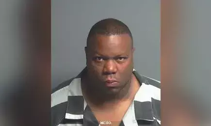 കാമുകിയെ കൊലപ്പെടുത്തിയ മുന് എന്എഫ്എല് കളിക്കാരന് 30 വര്ഷം തടവ് ശിക്ഷ കാമുകിയെ കൊലപ്പെടുത്തിയ മുന് എന്എഫ്എല് കളിക്കാരന് 30 വര്ഷം തടവ് ശിക്ഷ