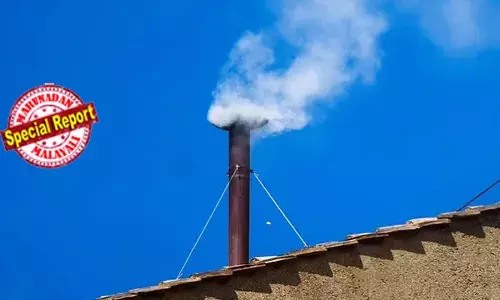 സിസ്റ്റിന്‍ ചാപ്പലിന്റെ ചിമ്മിനിയില്‍ നിന്ന് വെളുത്ത പുക; ആഗോള കത്തോലിക്ക സഭയ്ക്ക് പുതിയ തലവനായി; പുതിയ പോപ്പിനെ തിരഞ്ഞെടുത്തതായി സൂചിപ്പിച്ച് അടയാള സന്ദേശം; ഇനി ആരാണ് പുതിയ മാര്‍പ്പാപ്പ എന്നറിയാനുള്ള ആകാംക്ഷ; സെന്റ് പീറ്റേഴ്‌സ് ബസിലിക്കയില്‍ ആഹ്ലാദാരവം