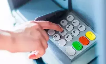 രാജ്യത്തെ എടിഎമ്മുകള്‍ അടയ്ക്കുന്നു എന്നത് വ്യാജവാര്‍ത്ത; എടിഎമ്മുകള്‍ സാധാരണ നിലയിലെന്ന് സര്‍ക്കാര്‍