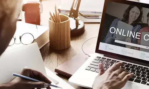 അതിര്‍ത്തിയിലെ സംഘര്‍ഷം: വിദ്യാര്‍ഥികളുടെ സുരക്ഷക്ക് മുന്‍ഗണന; കശ്മീരിലും ഡല്‍ഹിയിലും സ്‌കൂളുകളില്‍ ഓണ്‍ലൈന്‍ ക്ലാസുകള്‍