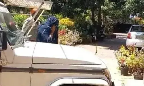 കരിവെള്ളൂരില്‍ വിവാഹ വീട്ടിലെ കവര്‍ച്ച; വരന്റെ ബന്ധുവായ കൂത്തുപറമ്പ് സ്വദേശിനിയായ യുവതി കസ്റ്റഡിയില്‍; 30 പവന്‍ കവര്‍ന്നത് സ്വര്‍ണത്തോടുള്ള ഭ്രമം കൊണ്ടെന്ന് മൊഴി